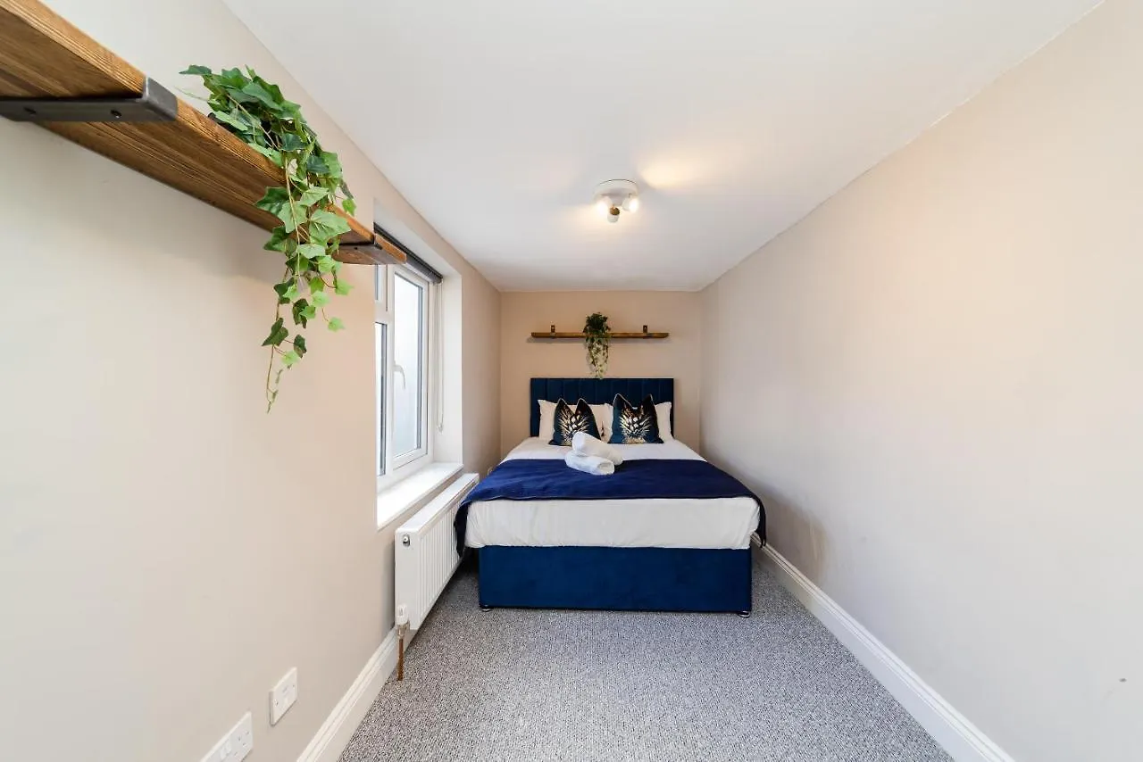 Four Bedroom Town House Next To Brighton Station Sv